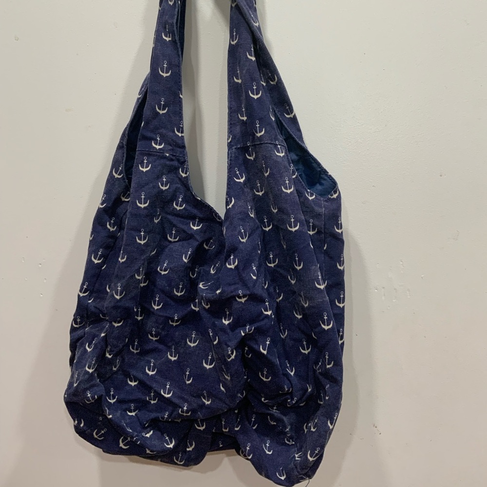 Blue and anchor handbag.